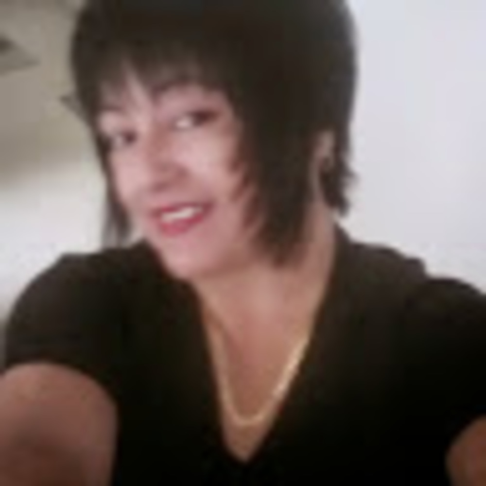 Meet your Posher, Adela